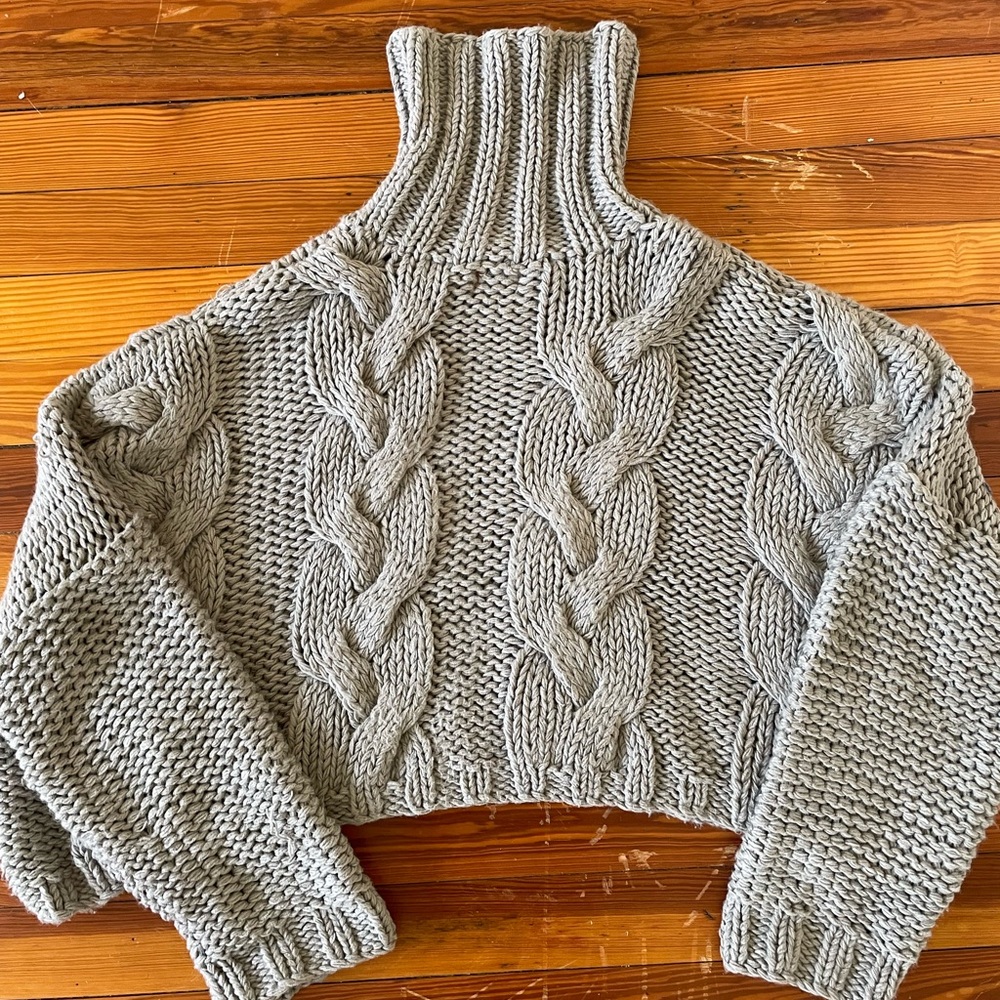 Gray Oversized Sweater✨